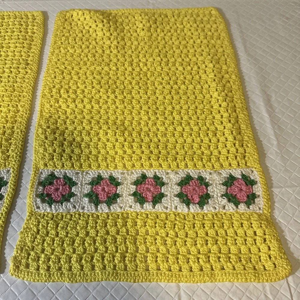 Handmade Vintage Crocheted yellow placemat Rectangle Set 2 Romantic‎ Cottagecore